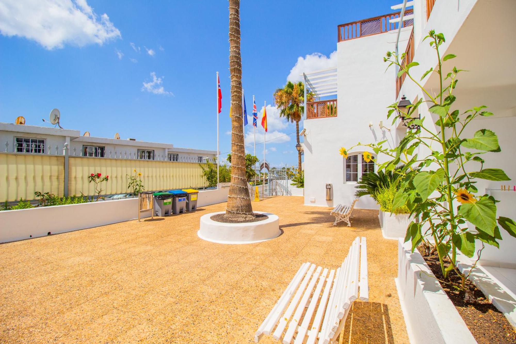 Vista Mar Apartamentos (Adults Only) Puerto del Carmen Kültér fotó